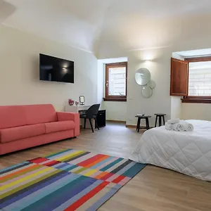 Konukevi Mater Rooms&suites, Self Check In, Roma