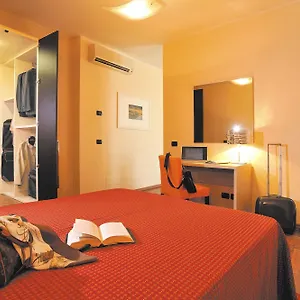 hotel-residence-zodiaco.emilia-romagnahotels.net/